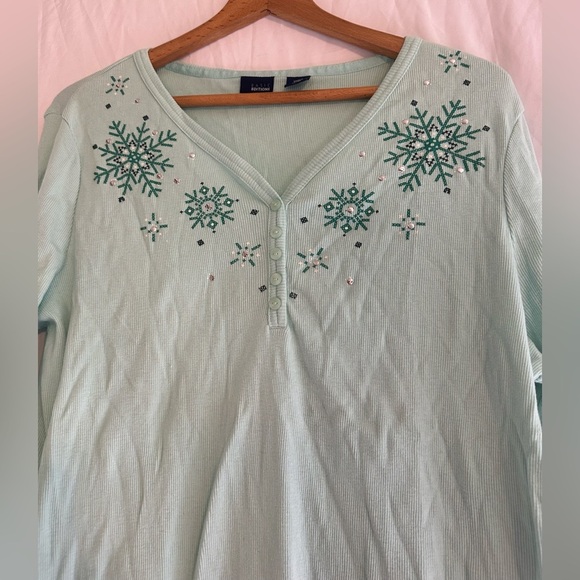 Basic Editions Women’s Long Sleeve Pullover Blue Top size XL Snow ❄️Flake Design - Picture 2 of 7